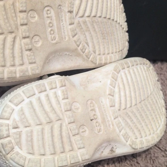 Kids Soccer Crocs Size 1 - Picture 5 of 6